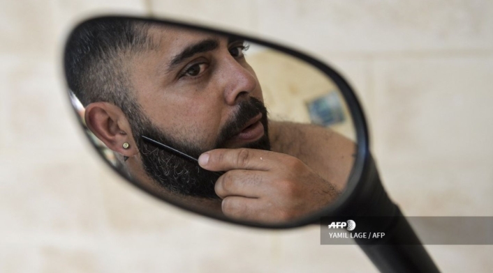 El simbolismo de su barba era tal que, de acuerdo a los informes desclasificados de la CIA, en los años 60 hubo un plan de Estados Unidos para colocar un agente depilador en los zapatos de Fidel para que él lo inhalara y su vello facial se cayera.
