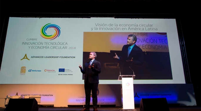 El presidente Iván Duque hablando de economía naranja El presidente Iván Duque hablando de economía naranja