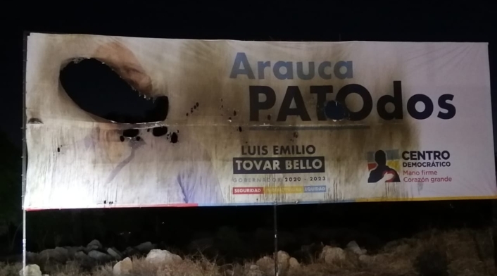 Valla de candidato uribista quemada en Arauca