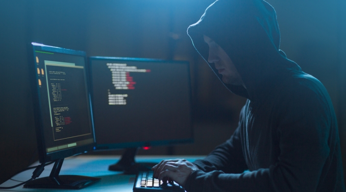 IFX se defiende y dice que ya está restaurando los servicios tras hackeo Hacker - Hackeo-imagen de referencia