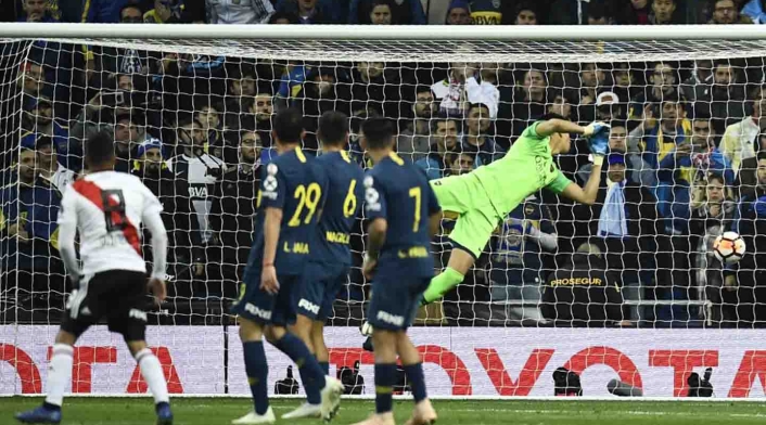 Juan Fernando Quintero, en la final de la Copa Libertadores contra Boca Juniors. Juan Fernando Quintero, en la final de la Copa Libertadores contra Boca Juniors.