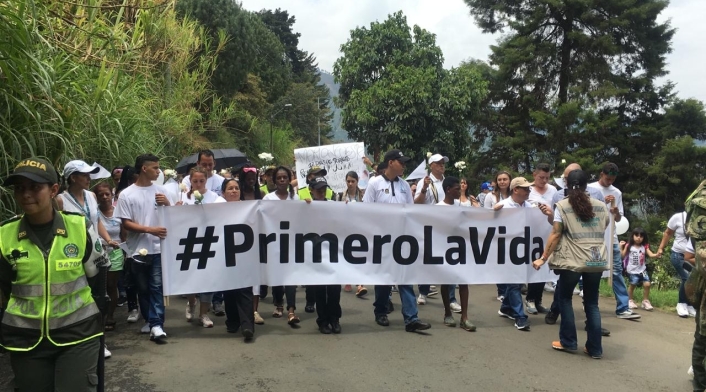 La Comuna 8 (Villahermosa) de Medellín piden que se haga justicia por el crimen de los menores.