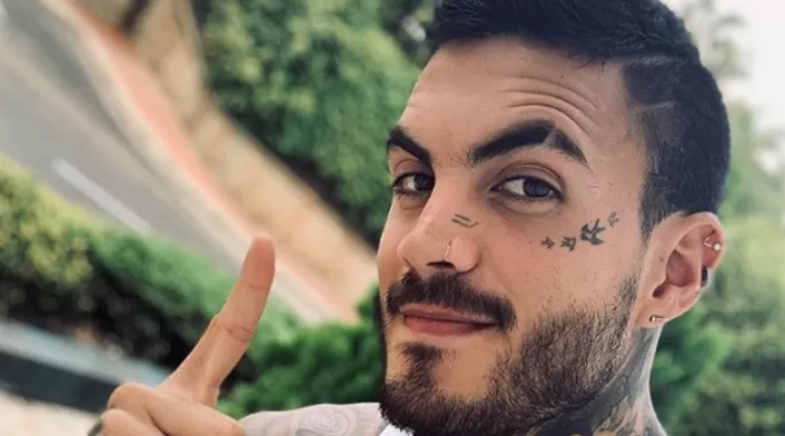 El deportista compartió un meme referente a sus tatuajes.