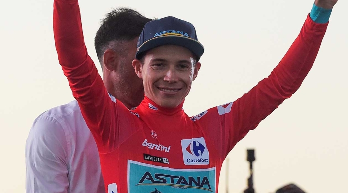 'Supermán' López, líder tras primera etapa de la Vuelta a España