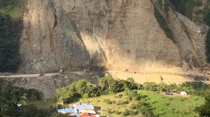 Vía al Llano en le kilómetro 58, donde ocurrieron varios derrumbes.