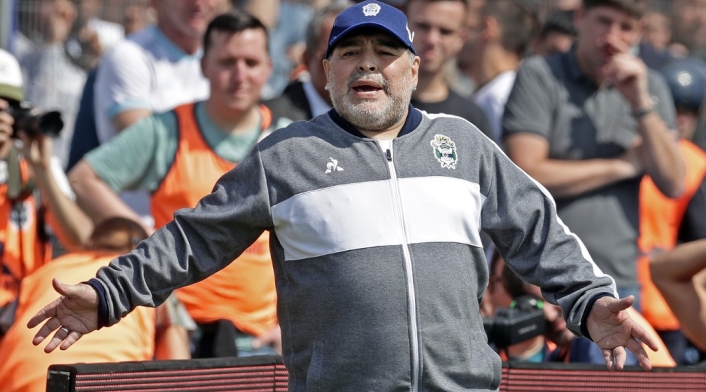 Diego Maradona, Gimnasia y Esgrima