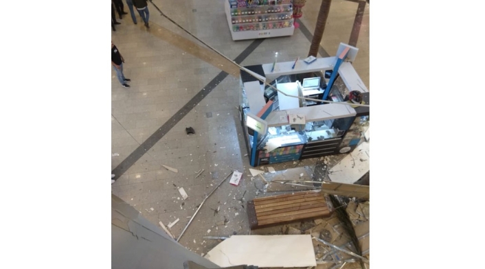 La emergencia generó pánico entre los visitantes del centro comercial La emergencia generó pánico entre los visitantes del centro comercial