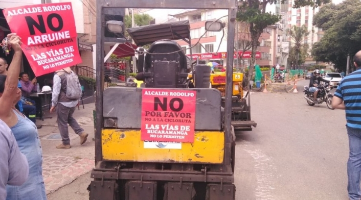 La movilidad está reducida en varias vías de la ciudad por el proyecto.
