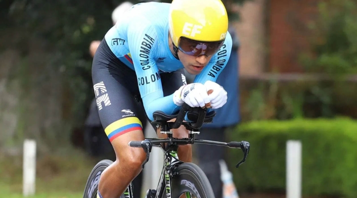 Daniel Felipe Martínez, ciclista colombiano de la Selección Colombia Manzana Postobón