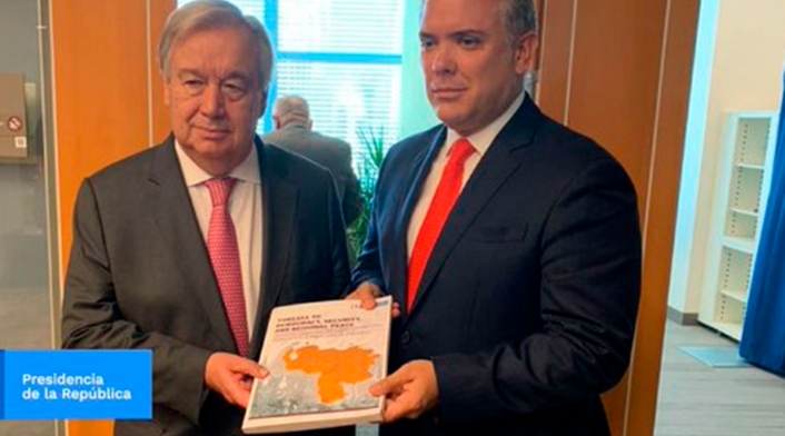 El presidente Iván Duque presentando ante António Guterres, secretario general de la ONU, el dossier de las Farc en Venezuela El presidente Iván Duque presentando ante António Guterres, secretario general de la ONU, el dossier de las Farc en Venezuela