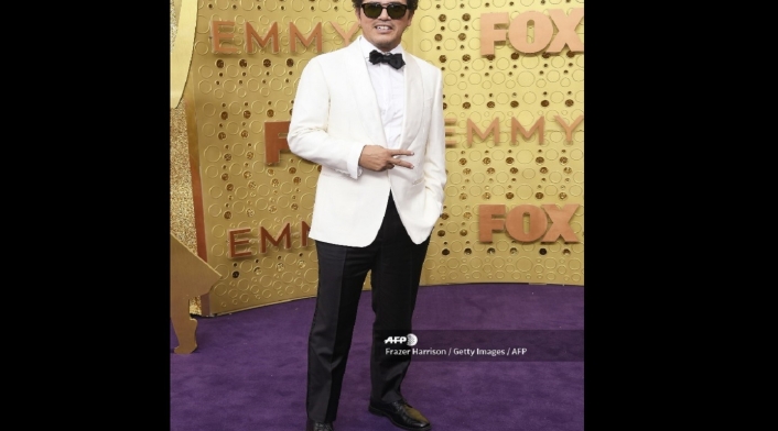 John Leguizamo en los premios Emmy