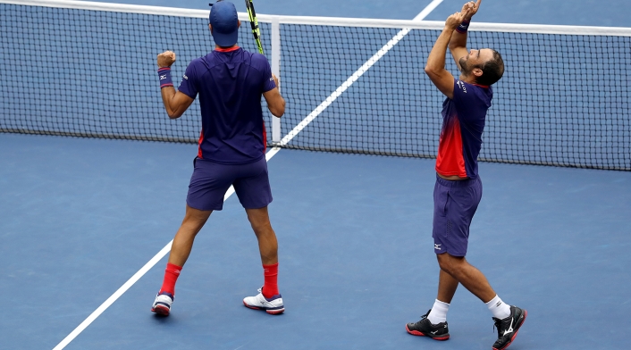 Robert Farah y Juan Sebastián Cabal, en acción ante el argentino Horacio Zeballos y el español Marcel Granollers, durante la final del US Open, en la ciudad de Nueva York Robert Farah y Juan Sebastián Cabal, en acción ante el argentino Horacio Zeballos y el español Marcel Granollers, durante la final del US Open, en la ciudad de Nueva York