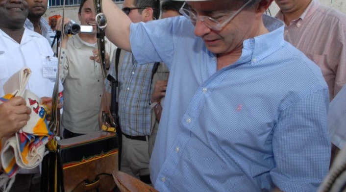 Álvaro Uribe Vélez Álvaro Uribe Vélez
