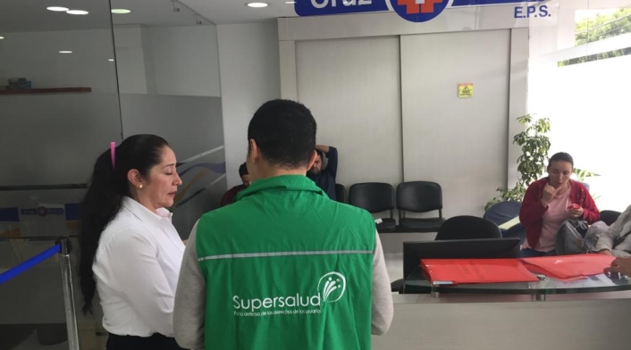 Supersalud toma posesión de la EPS Cruz Blanca.