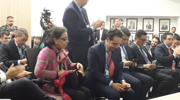 Representantes legales de Movistar, ganadores del contrato del Sena.