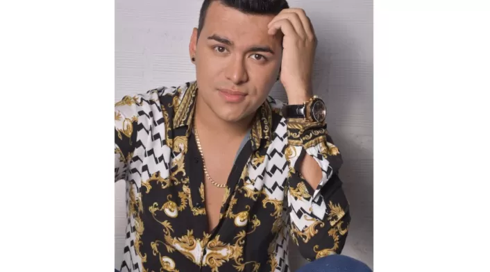 Yeison Jiménez fue cotero y vender aguacates en Corabastos, la mayor central de alimentos de Bogotá. Yeison Jiménez, el aventurero de la música popular.
