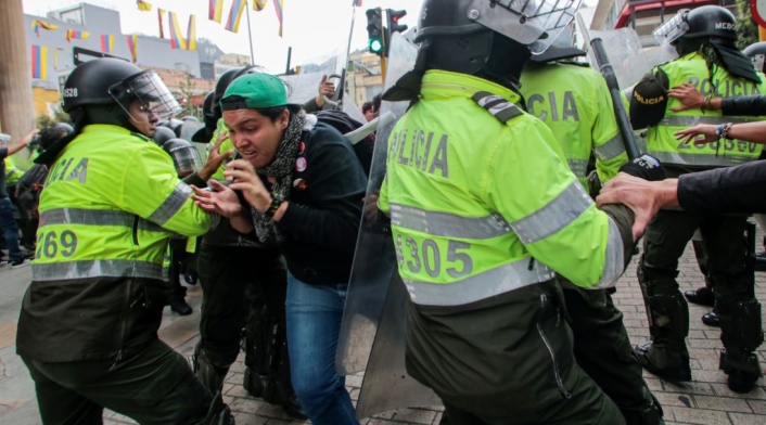 Manifestación en contra de Álvaro Uribe, en el centro de Bogotá.