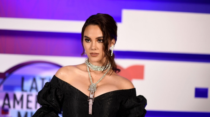 Catriona Gray, Miss Universo en los Latin AMAs 2019
