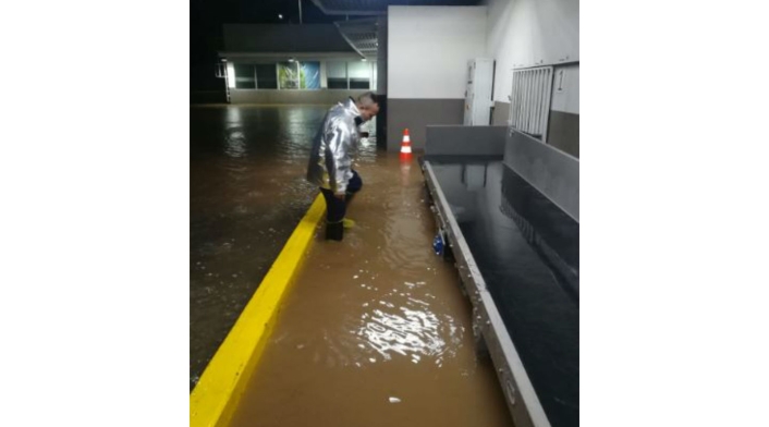 Aeropuerto de Valledupar inundado Aeropuerto de Valledupar inundado
