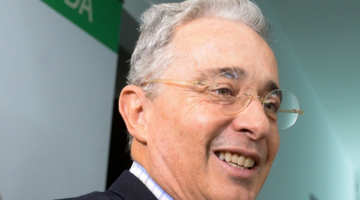 Álvaro Uribe Vélez Álvaro Uribe Vélez