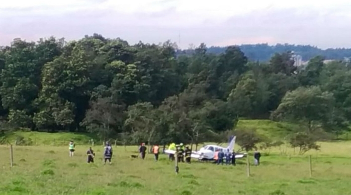 Avioneta aterrizó de emergencia en el norte de Bogotá Avioneta aterrizó de emergencia en el norte de Bogotá