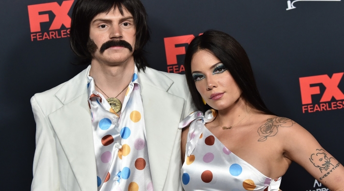 Disfraz de Evan Peters y Halsey