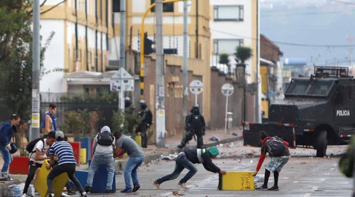 Habitantes de calle se unieron para enfrentarse a la Policía.
