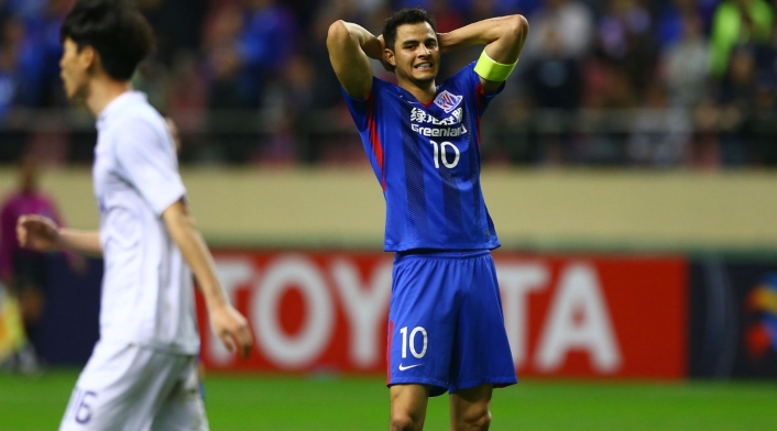 Giovanni Moreno jugando en Shangai Shenhua Giovanni Moreno jugando en Shangai Shenhua