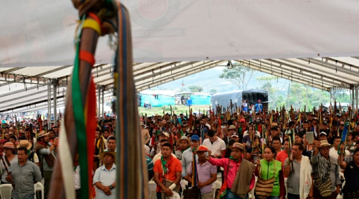 Indígenas reunidos en Cauca