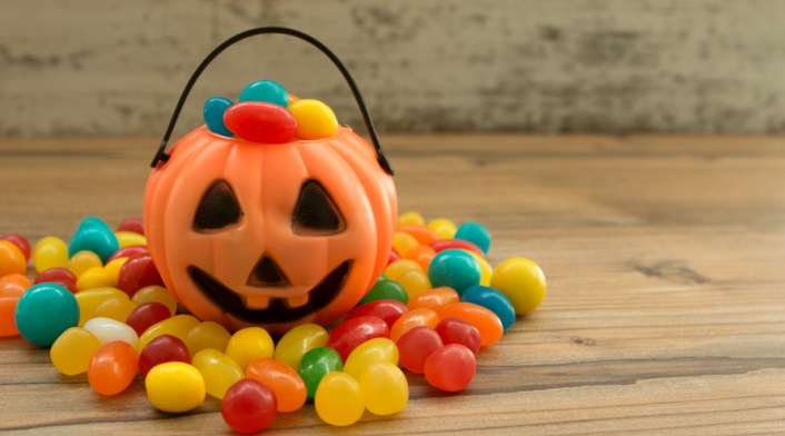 Calabaza de Halloween con dulces