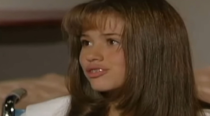 Yuliana Penoche interpretando a 'la maldita lisiada'