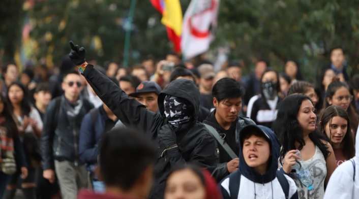 Marcha de estudiantes termina en fuertes desmanes