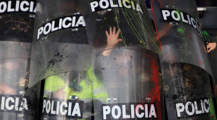 Marcha de estudiantes terminó en fuertes desmanes, en Bogotá