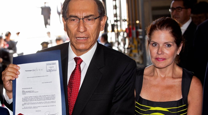 Martín Vizcarra y Mercedes Aráoz, los dos presidentes peruanos