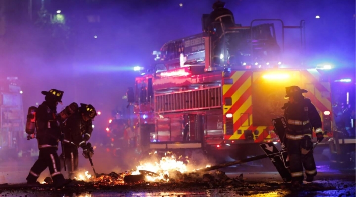 Incendio en edificio Enel, en Santiago