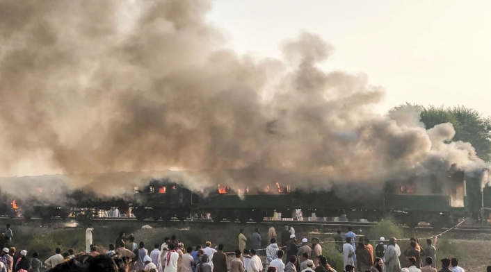 Explosión en tren de Pakistán Explosión en tren de Pakistán