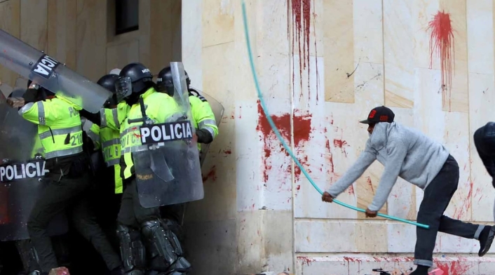 Disturbios y actos vandálicos en Bogotá, en medio de marchas.