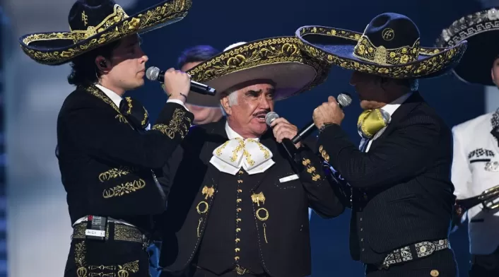 Alex, Alejandro y Vicente Fernández