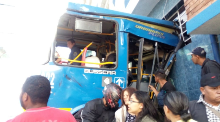 Accidente de bus del Sitp en el sector Lucero, sur de Bogotá.