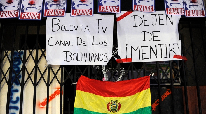 Manifestantes se toman de medios estatales en Bolivia Manifestantes se toman de medios estatales en Bolivia