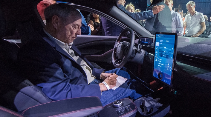 Ford presenta su auto eléctrico, el Mustang Mach-E