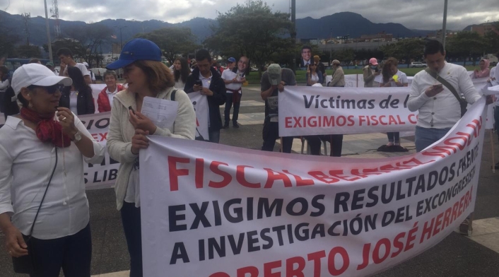 Protesta víctimas Elite