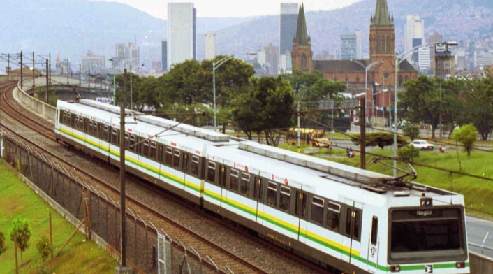 Recientemente, un vagón del Metro de Medellín fue pintado con un graffiti.