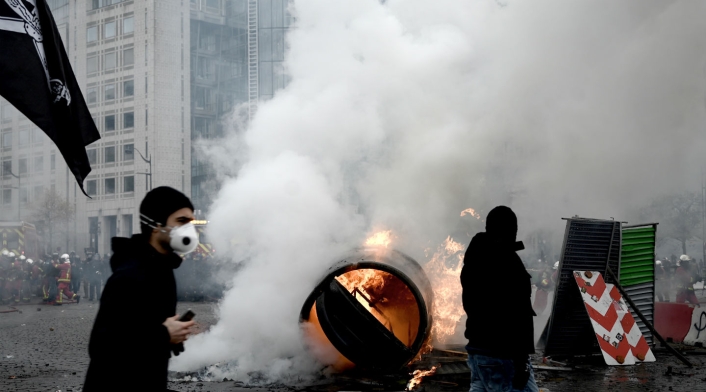 Disturbios en protesta de chalecos amarillos en París Disturbios en protesta de chalecos amarillos en París