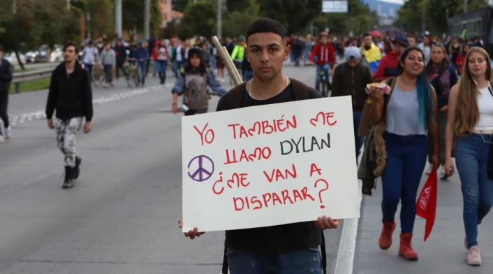 En sus mensajes no cesan los reclamos por el caso de Dilan Cruz