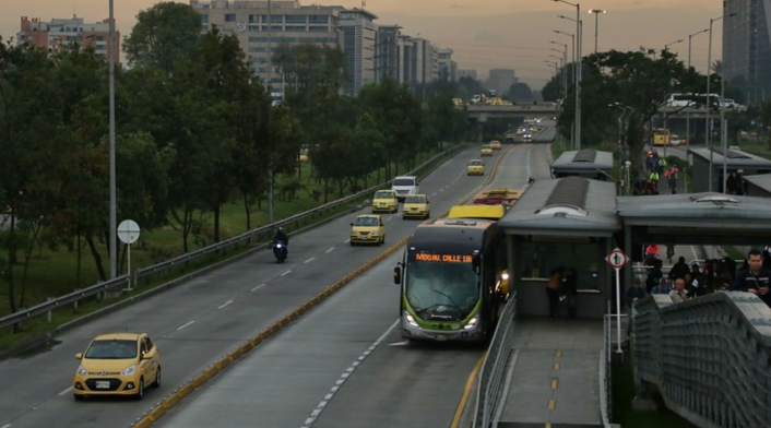 Estación de Transmilenio sobre la Calle 26 Estación de Transmilenio sobre la Calle 26