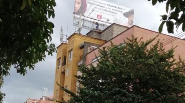 Las pancartas del Partido Liberal se han ubicado a pocas horas del paro nacional de este 21 de noviembre.