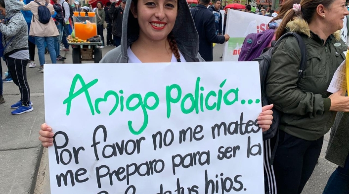 Pancartas en medio del paro nacional, en Bogotá