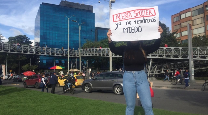 Pancartas en medio del paro nacional, en Bogotá
