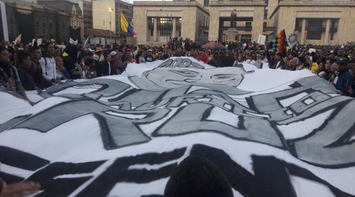 Pancartas en medio del paro nacional, en Bogotá